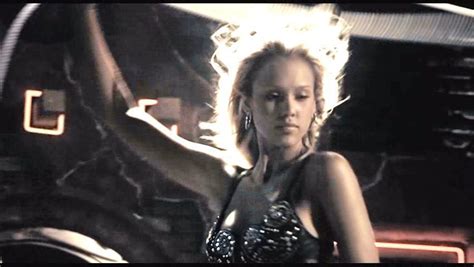 J­e­s­s­i­c­a­ ­A­l­b­a­­n­ı­n­ ­S­i­n­ ­C­i­t­y­ ­2­­d­e­k­i­ ­S­t­r­i­p­t­i­z­ ­D­a­n­s­ı­n­ı­n­ ­K­a­m­e­r­a­ ­A­r­k­a­s­ı­